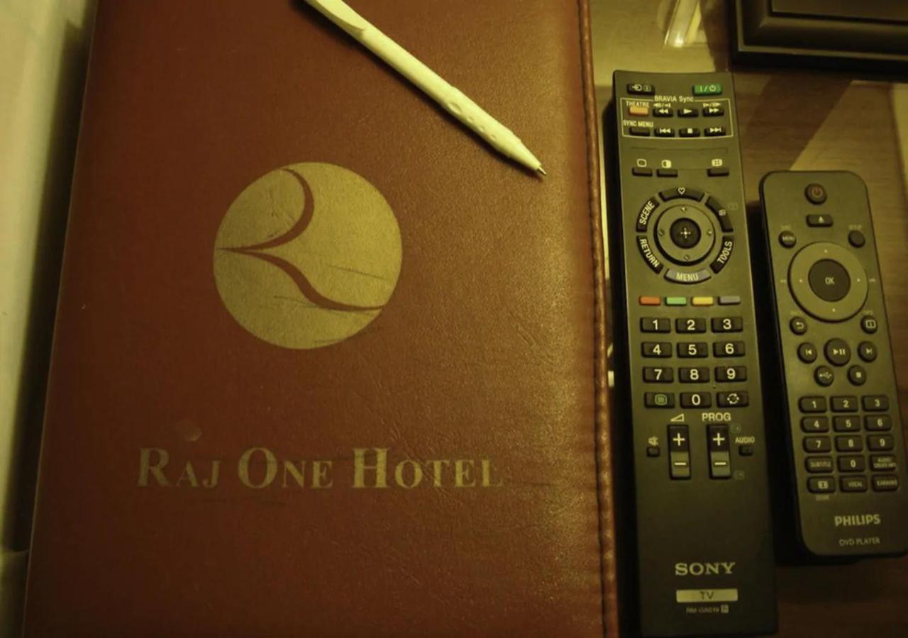Rajone Hotel Faisalabad Exteriör bild